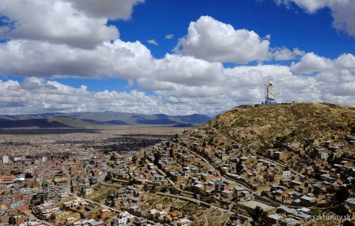socha_panna_maria_socavon_inauguracia_10_reuters