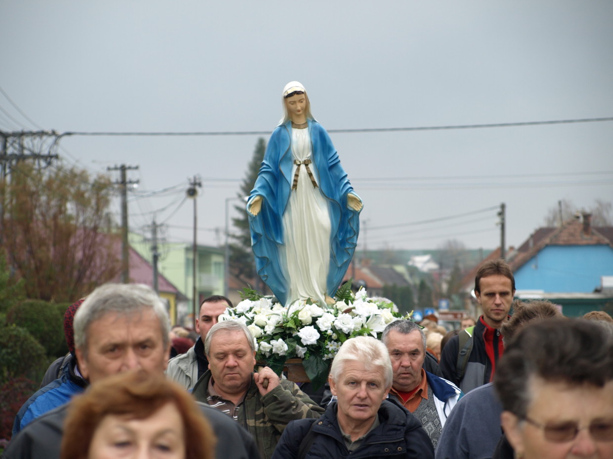 Kráľovná pomoci – Dechtice , 15. marca 2014:   Súcit a láska,  Kino: Cesta mučeníctva