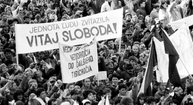 Monitoring: November 1989, 25-te výročie – skutočnosti bez mýtu (III.), + náš najnovší dokument –  Nepohodlní disidenti